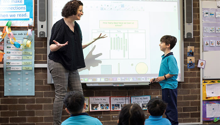 Dr Sara Mills at Macquarie University's MUSEC school teaches her students using evidence-based methods some of which were developed on campus.