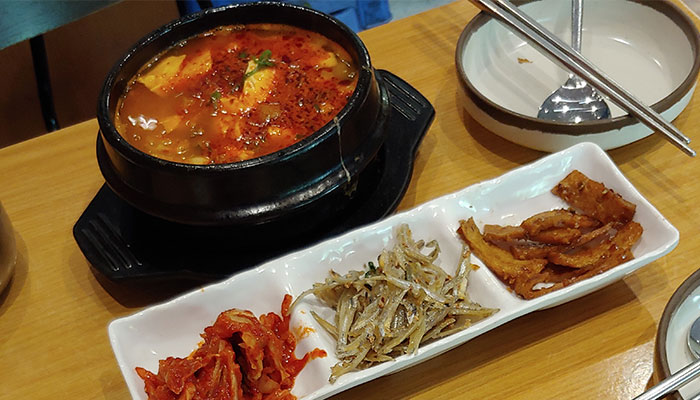 Korean food is enjoying a surge of popularity in Australia along with other aspects of Korean culture like fashion and music. 