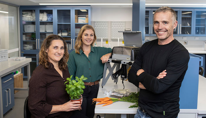 VegeSafe researchers Cynthia Isley, Kara Fry and Professor Mark Taylor 