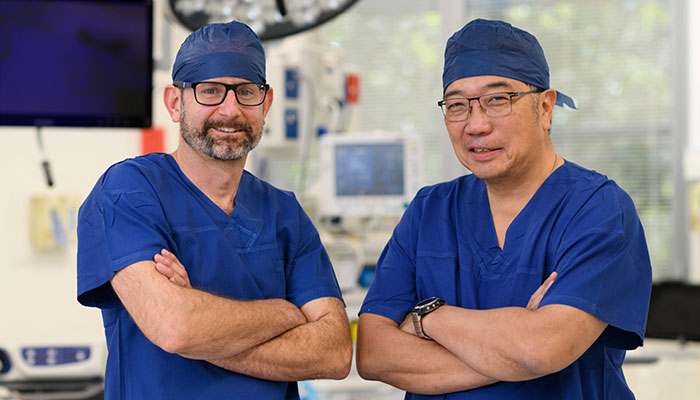Lung-surgeons Alvin Ing and Jonathan Williamson co-author world first lung repair study at MQ Health.