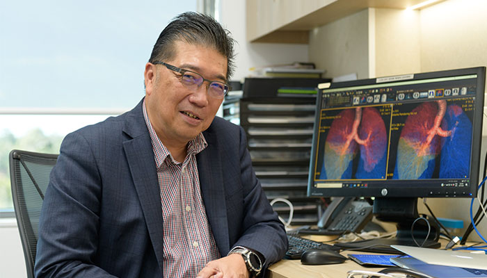 Professor Alvin Ing peformed a world-first lung repair surgery at Macquarie University hospital.